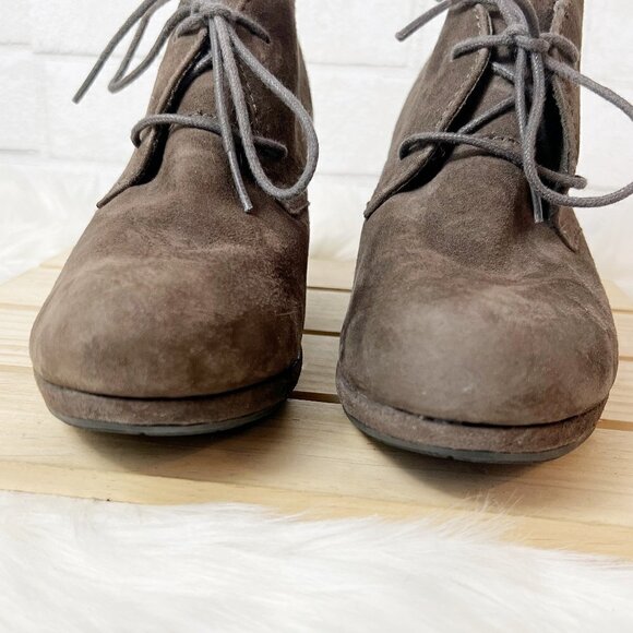 Clarks Camryn Bronte Suede Taupe Brown Wedge Ankle Boot Bootie Women's Size 9.5M - Picture 4 of 9